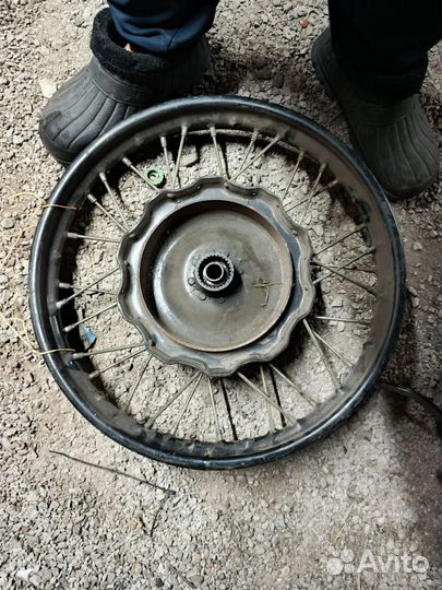 Продам обод и коробку на мотоцикл Урал