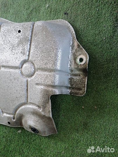 Тепловой экран Bmw X5 E70 N52B30AF 2007