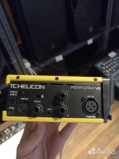 Вокальный процессор TC helicon perform-VE