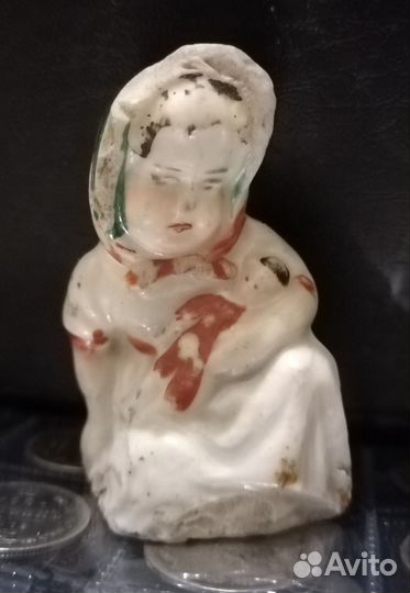 Фарфоровая статуэтка