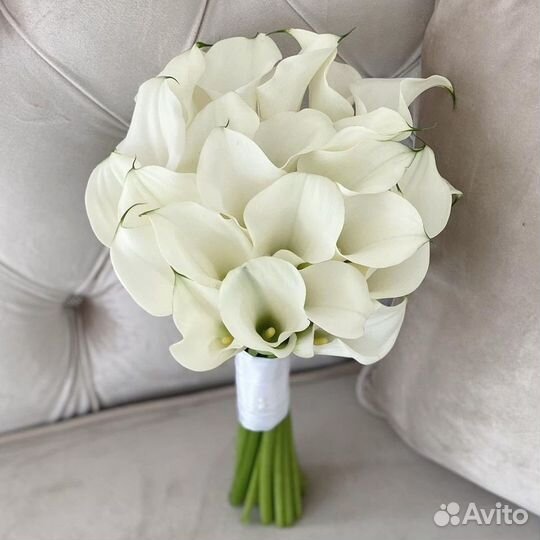 Свадебный букет невесты,букет на никах,пионы,каллы