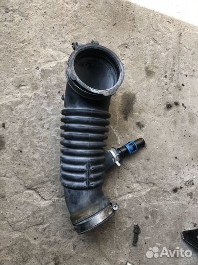 Патрубок воздушного фильтра Мазда Сх7 CX7