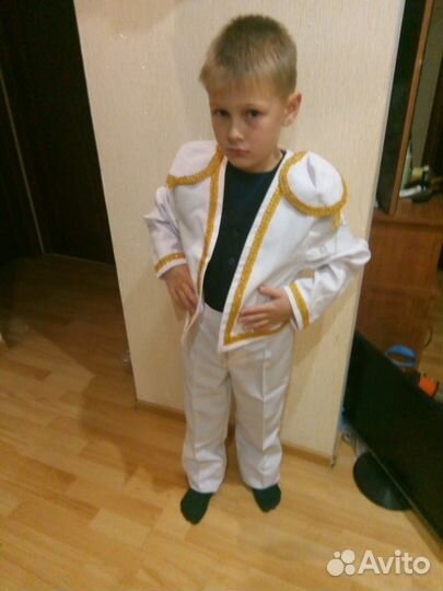 Продам Новогодние костюмы разные на разный возрас