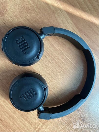 Беспроводные наушники jbl