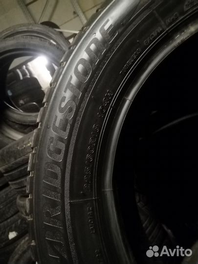 Bridgestone Blizzak LM-001 225/60 R18 104H