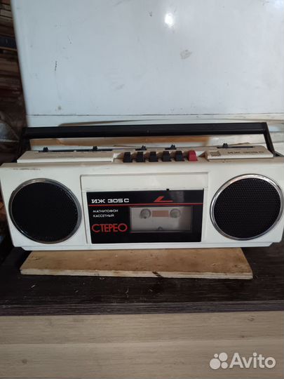 Ретро магнитофон иж