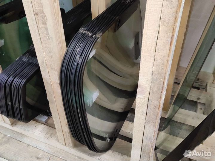 Bobcat стекло двери