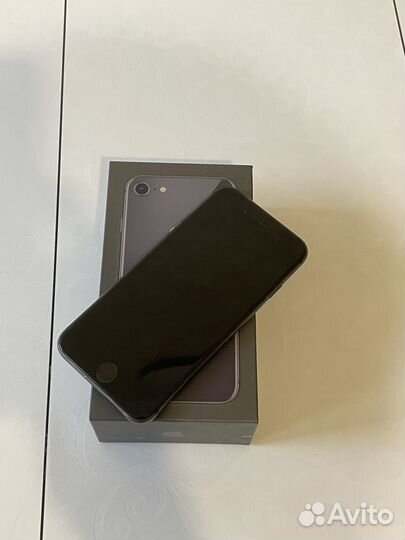 iPhone 8, 64 ГБ