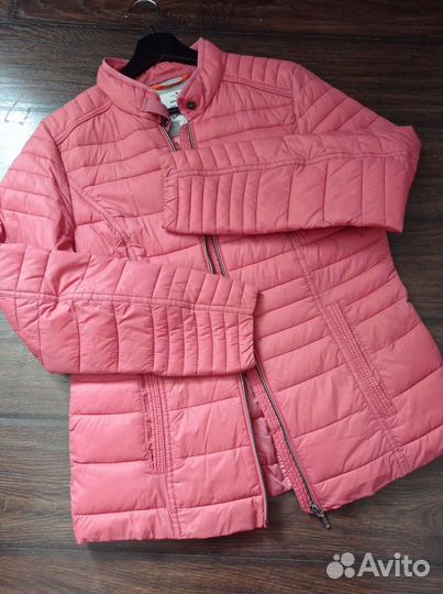 Куртка женская новая 48