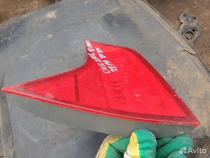 Фонарь задний внутренний правый Honda Civic 4D