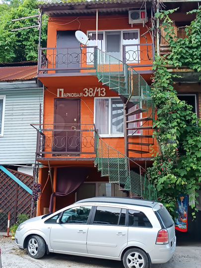 2-к. квартира, 40 м², 3/3 эт.
