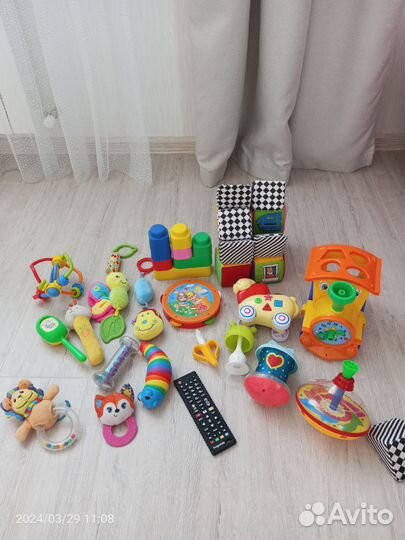 Развивающие игрушки пакетом от 3 мес