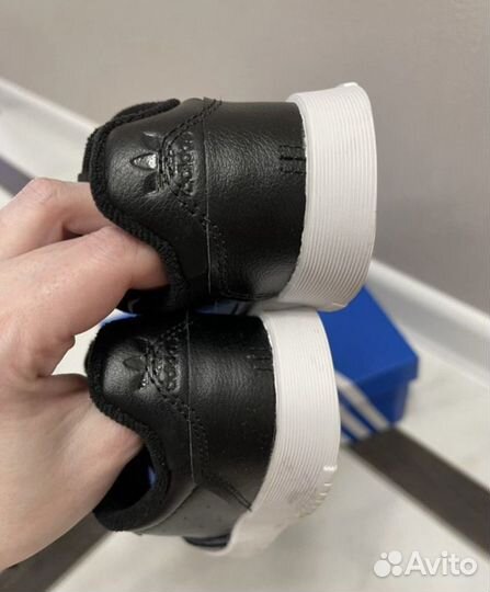 Кроссовки adidas