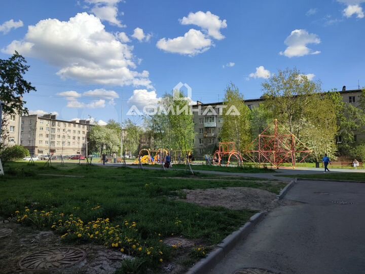 Торговая площадь, Школьная ул., 6к2с1