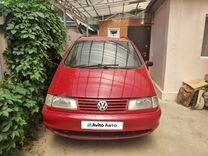 Volkswagen Sharan 2.0 MT, 1998, 250 000 км, с пробегом, цена 300 000 руб.