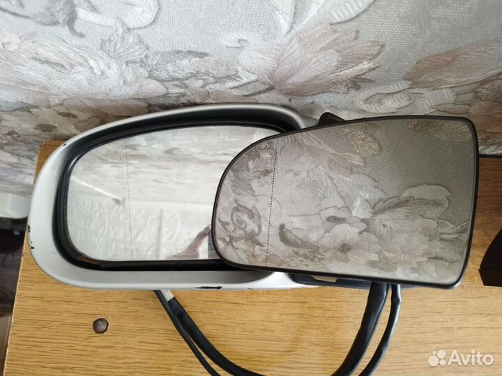 Боковое зеркало на mercedes S220 левое