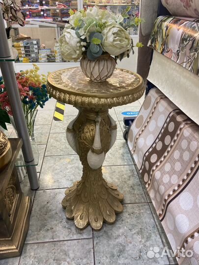 Журнальный столик круглый павлин