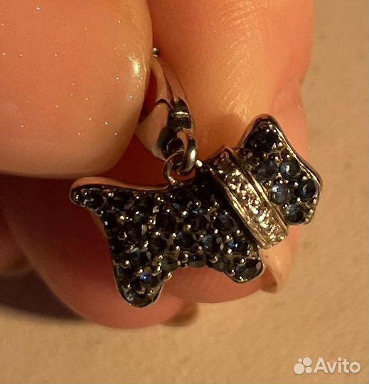 Подвеска собачка Neo Gold белое золото сапфиры