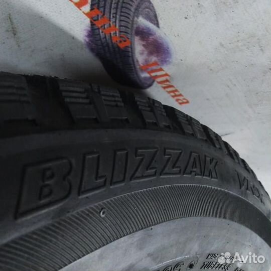 Bridgestone Blizzak VRX 235/55 R17
