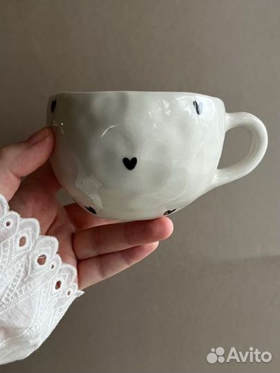 Чашка (кружка) из фарфора с сердечками