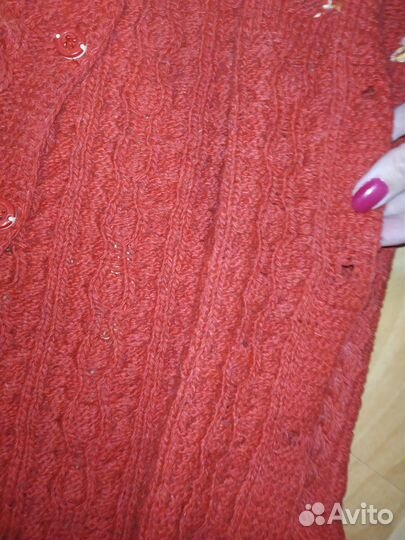 Жилетка шерстяная на пуговицах 42-44 размер