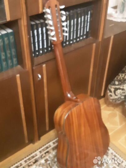 12-ти струнная гитара