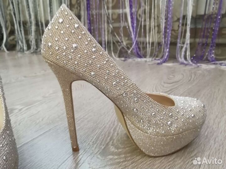 Туфли женские праздничные
