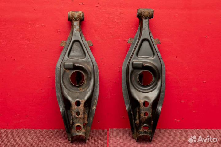 Рычаг подвески задний Mercedes E200 W124 M102 1990