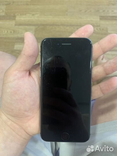 iPhone 8, 64 ГБ