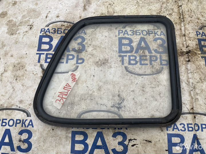 Стекло двери заднее Нива