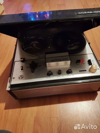 Катушечный магнитофон астра