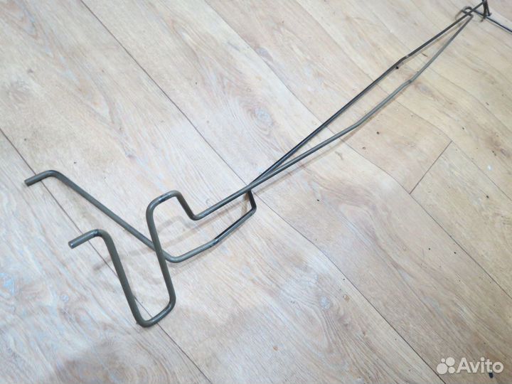 Торсион багажника Toyota Camry 55