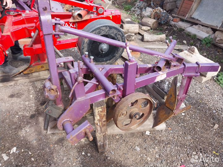 Плуг на минитрактор