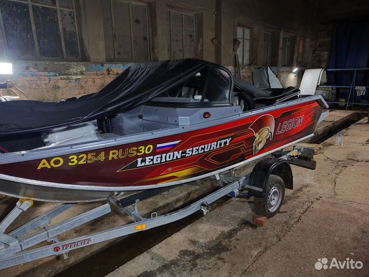 Обклейка лодок и катеров