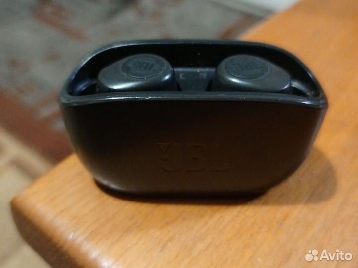 Беспроводные наушники jbl