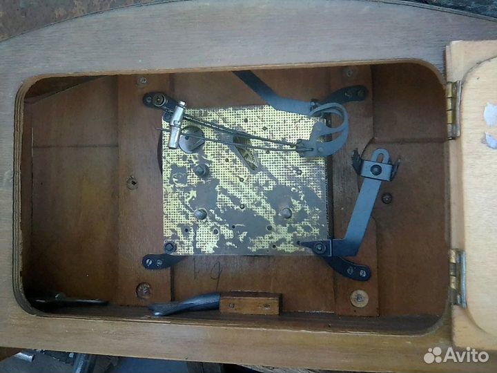 Часы настольные Весна