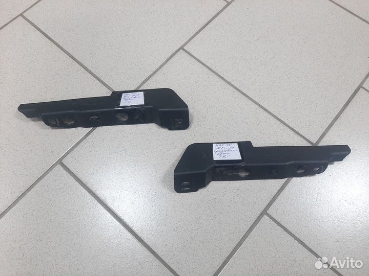 Брызговик арки передний правый/лев RAV4 40 2015-19