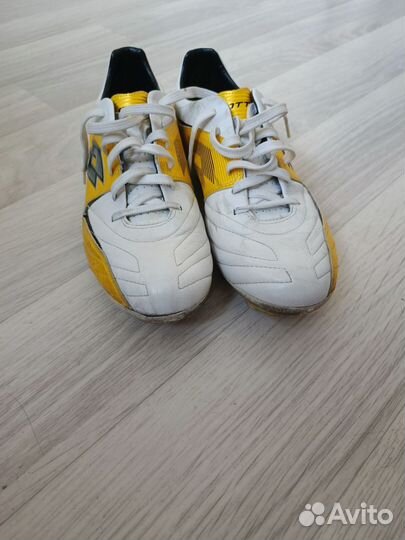 Футбольные бутсы