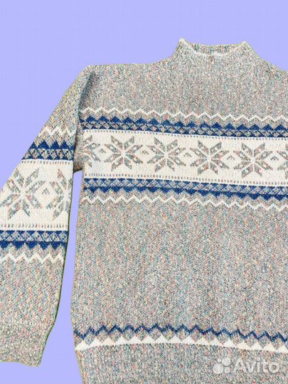 Свитер женский