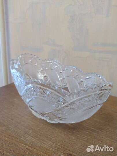 Большая хрустальная ваза