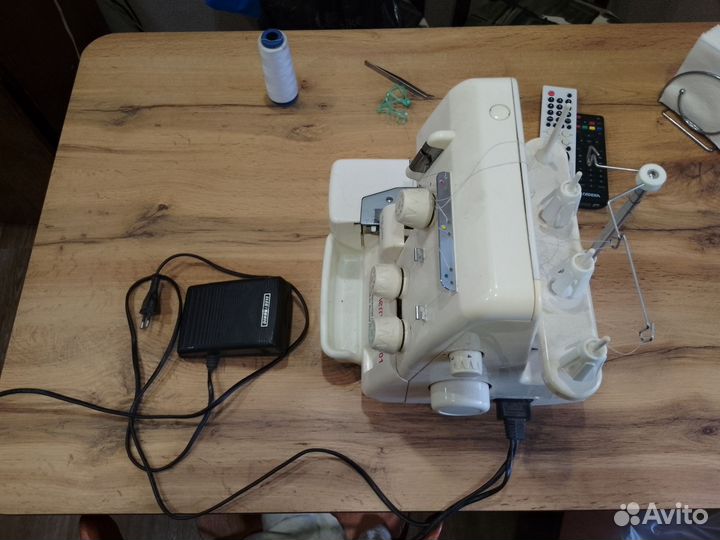 Оверлок merrylock 001