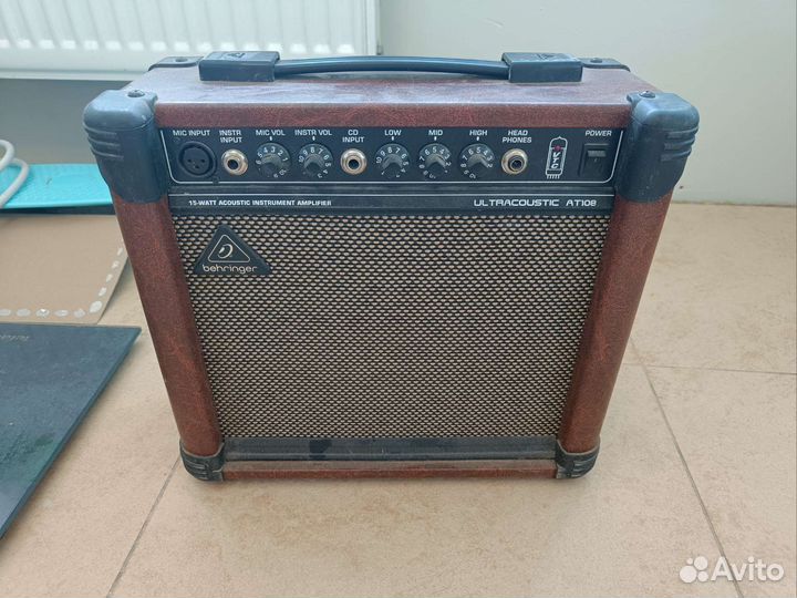 Комбоусилитель behringer 20 Вт