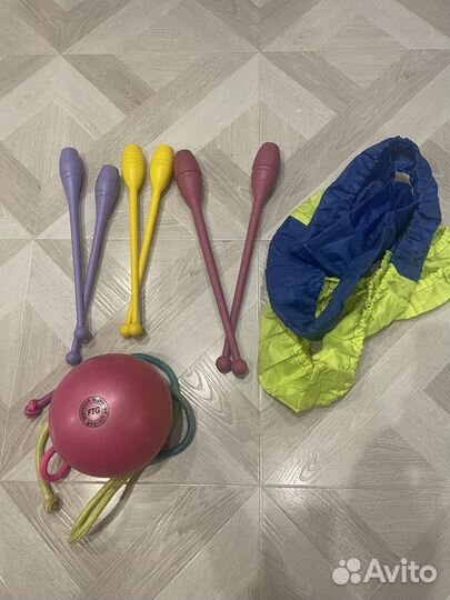 Булавы, мяч, обруч, скакалка для гимнастики