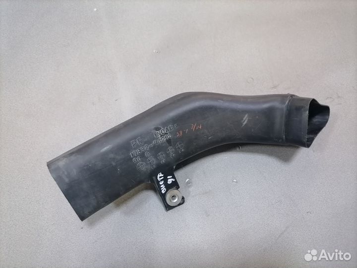 Воздухозаборник Toyota Vista 1990-1994