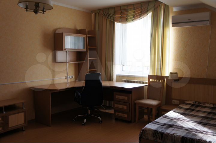 Дом 200 м² на участке 6 сот.