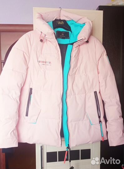 Куртка женская новая 48