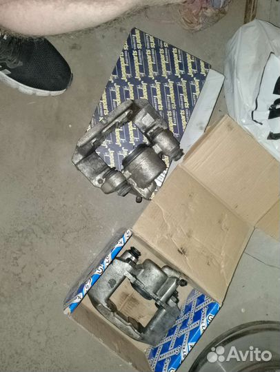 Суппорт задний мицубиси Паджеро спорт 1