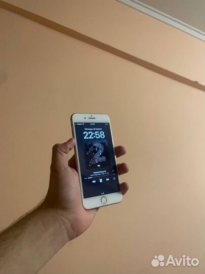 iPhone 8 Plus, 64 ГБ