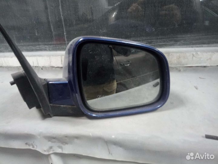 Зеркало заднего вида
