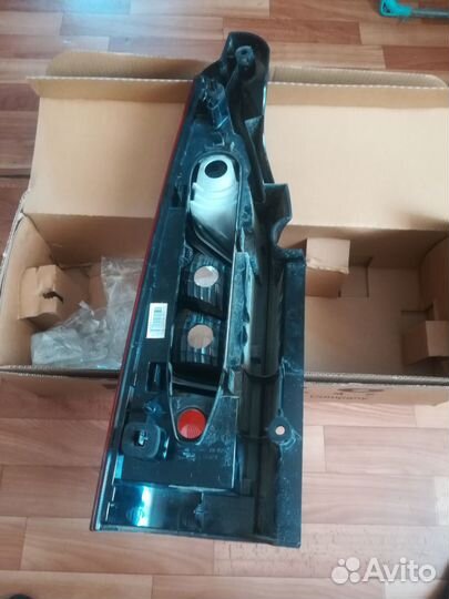 Задний правый фонарь Citroen Berlingo b9